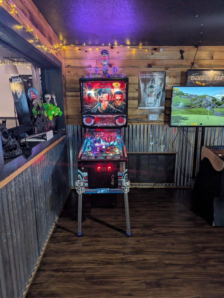 Lou's Tavern